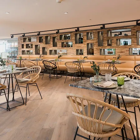מלון Melia Marina